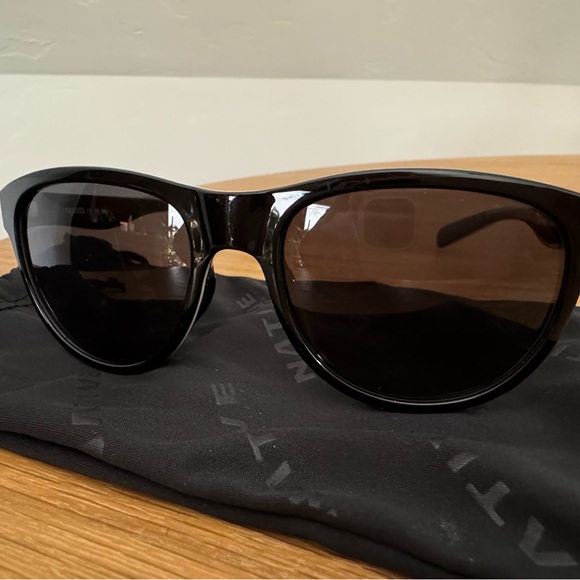 Best hiking glasses ever! - Picture 3 of 4